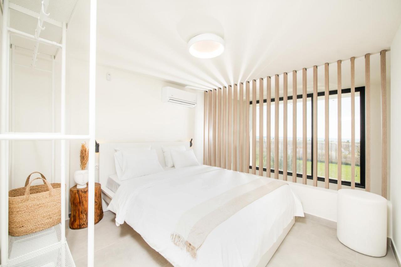 ניאה אירקליה Serene Seafront Villas מראה חיצוני תמונה