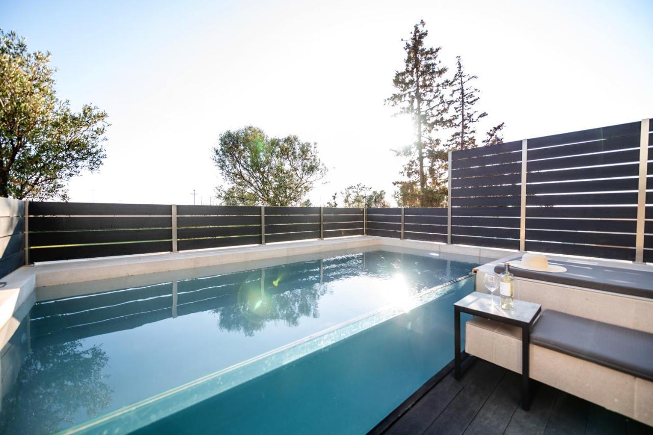 ניאה אירקליה Serene Seafront Villas מראה חיצוני תמונה