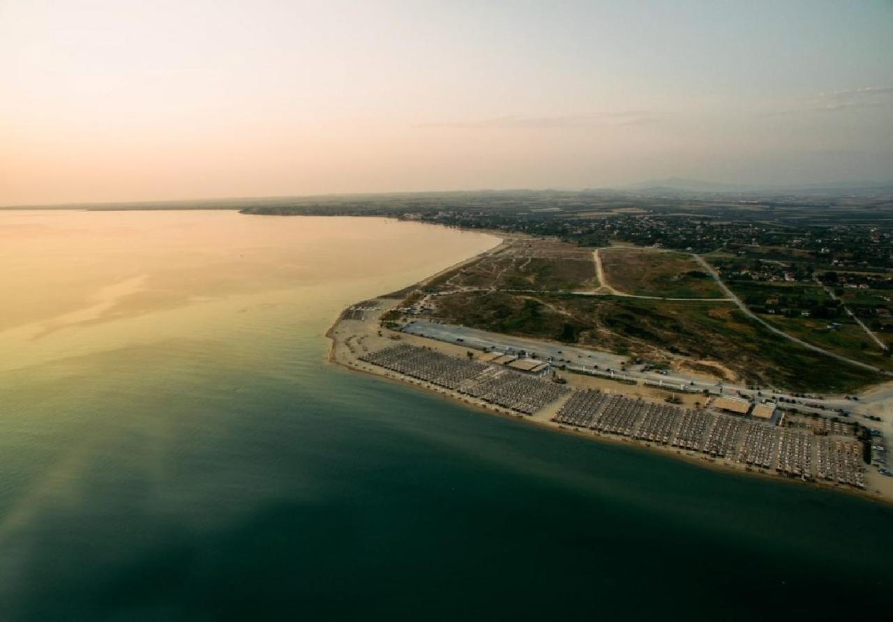 ניאה אירקליה Serene Seafront Villas מראה חיצוני תמונה